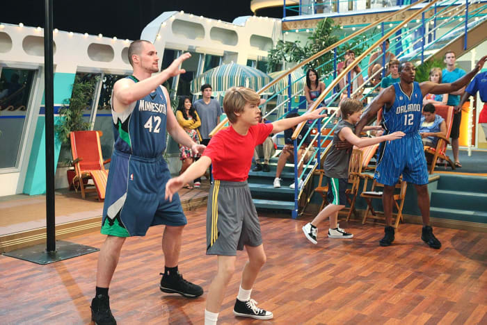 2010-Kevin-Love-Dwight-Howard-The-Suite-Life-on-Deck.jpg